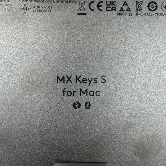 Logitech MX Keys S for Mac Wireless Keyboard Bluetooth Backlit *LIKE NEW* YR0073 - Picture 3 of 11